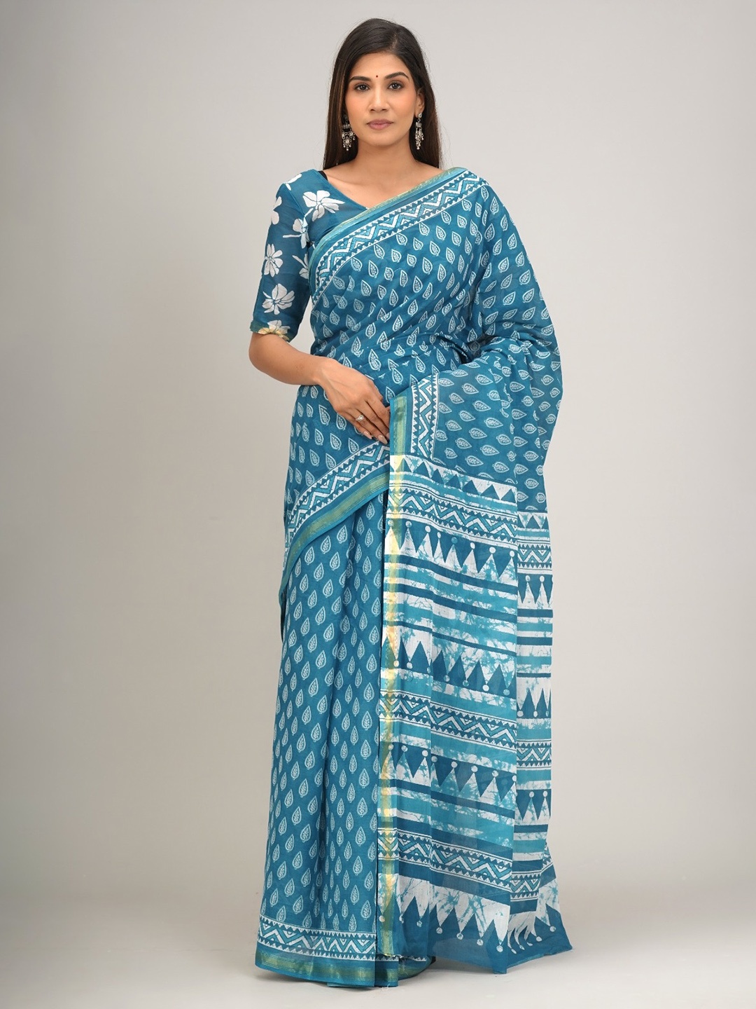 

KIAARON Ethnic Motifs Zari Mulmul Cotton Block Print Saree, Blue