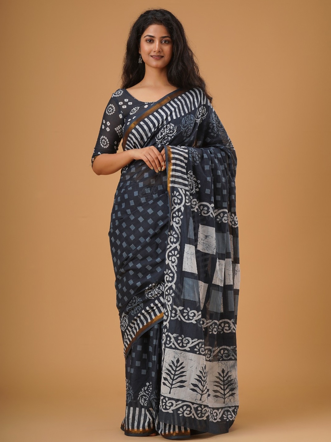 

KIAARON Ethnic Motifs Zari Mulmul Cotton Block Print Saree, Blue