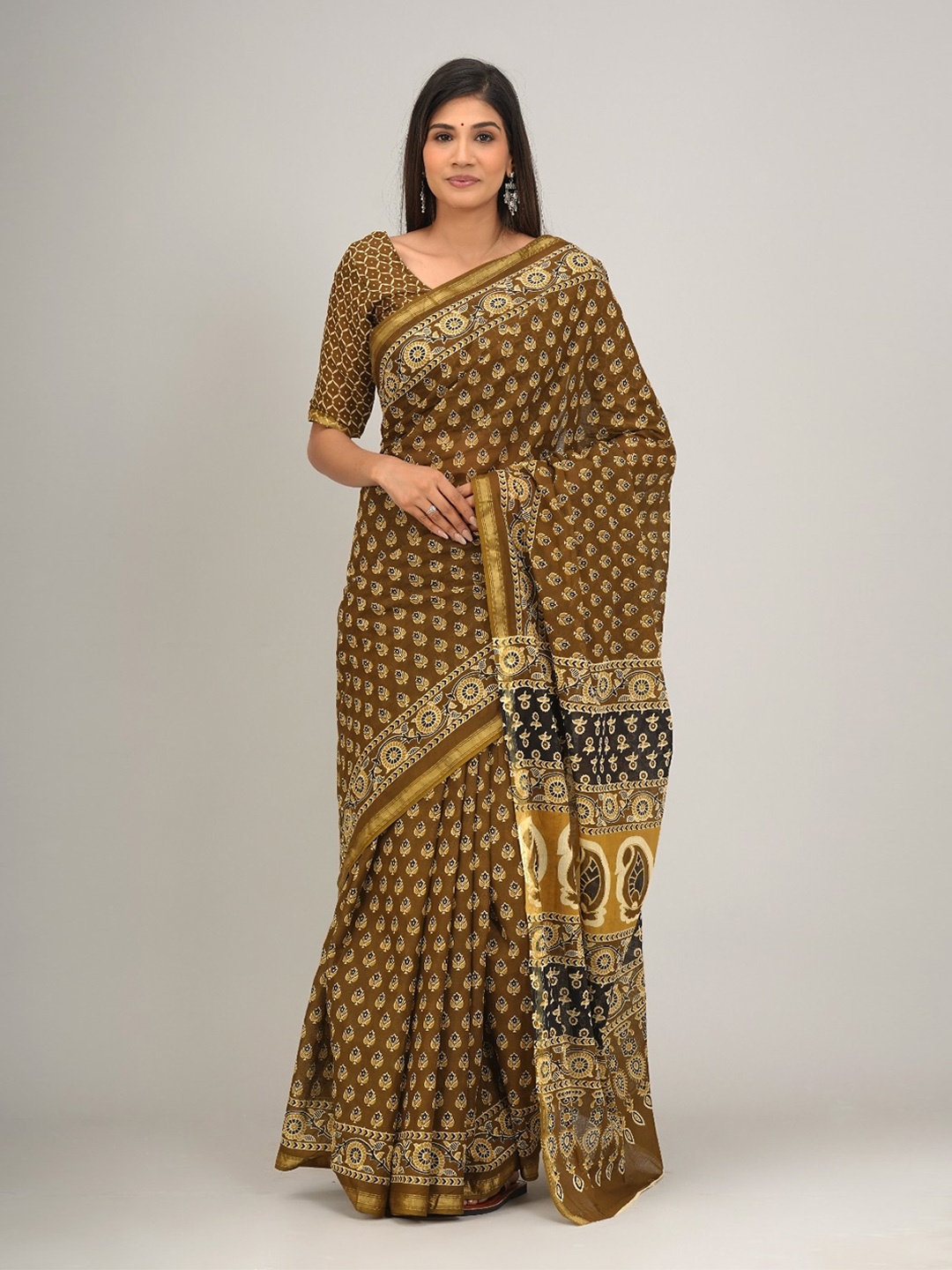 

KIAARON Ethnic Motifs Zari Mulmul Cotton Block Print Saree, Mustard