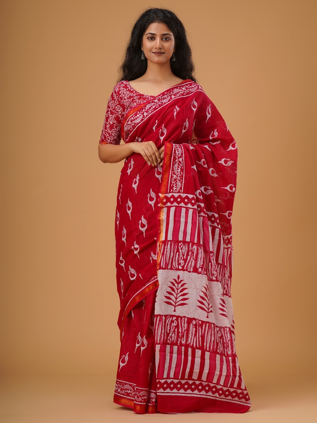 

KIAARON Ethnic Motifs Zari Mulmul Cotton Block Print Saree, Red