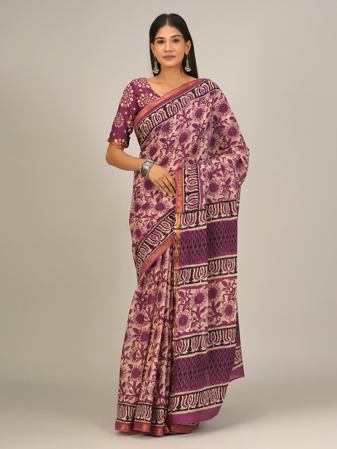 

TROPWEAR Ethnic Motifs Zari Pure Cotton Handloom Block Print Saree, Purple