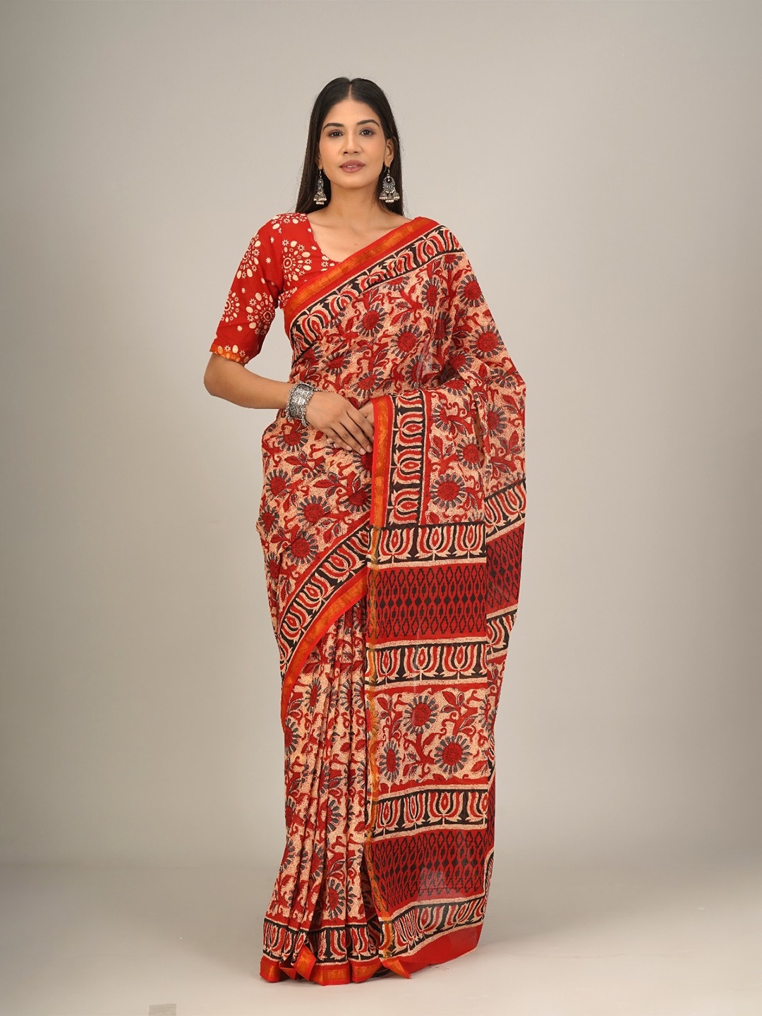 

TROPWEAR Ethnic Motifs Zari Pure Cotton Block Print Saree, Red