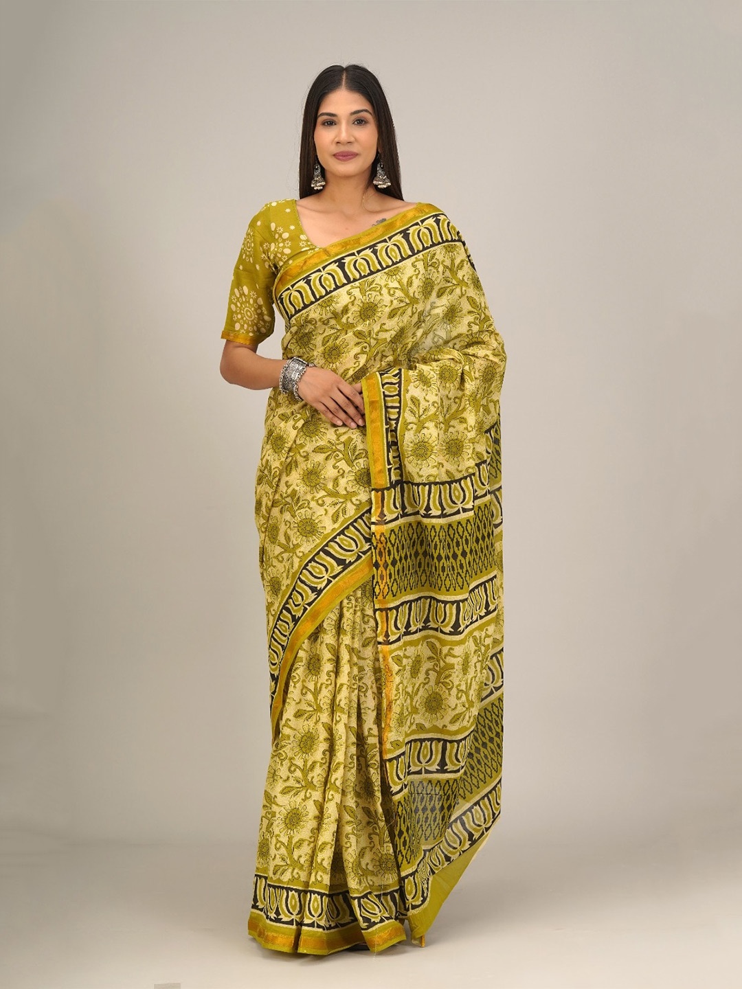 

TROPWEAR Ethnic Motifs Zari Pure Cotton Block Print Saree, Yellow