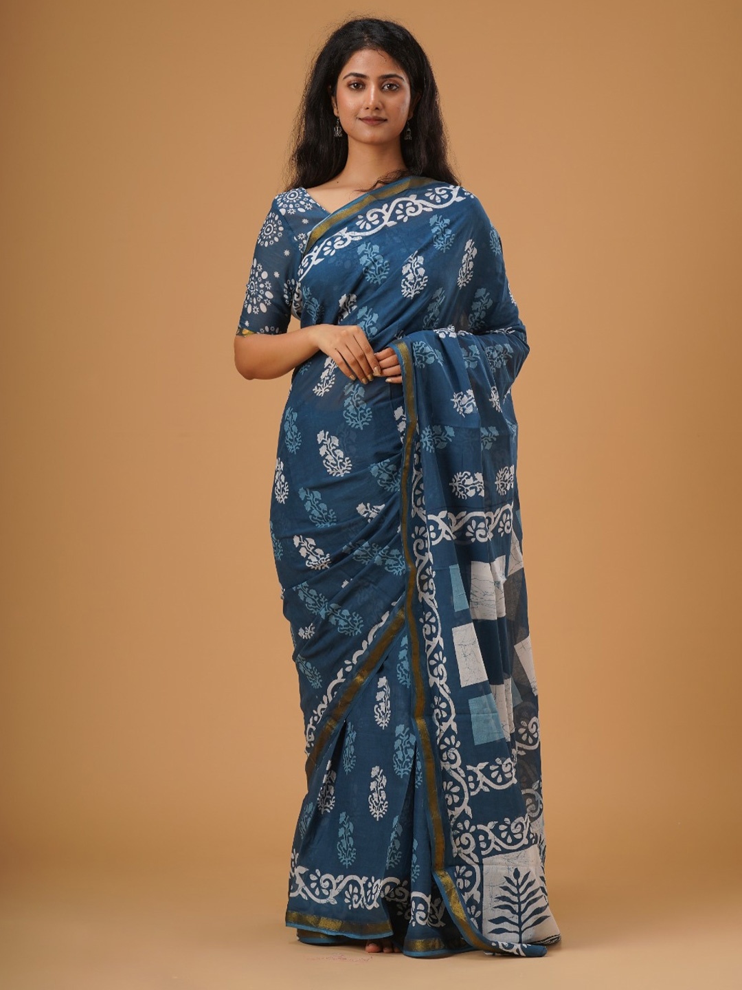 

TROPWEAR Ethnic Motifs Zari Pure Cotton Block Print Saree, Blue