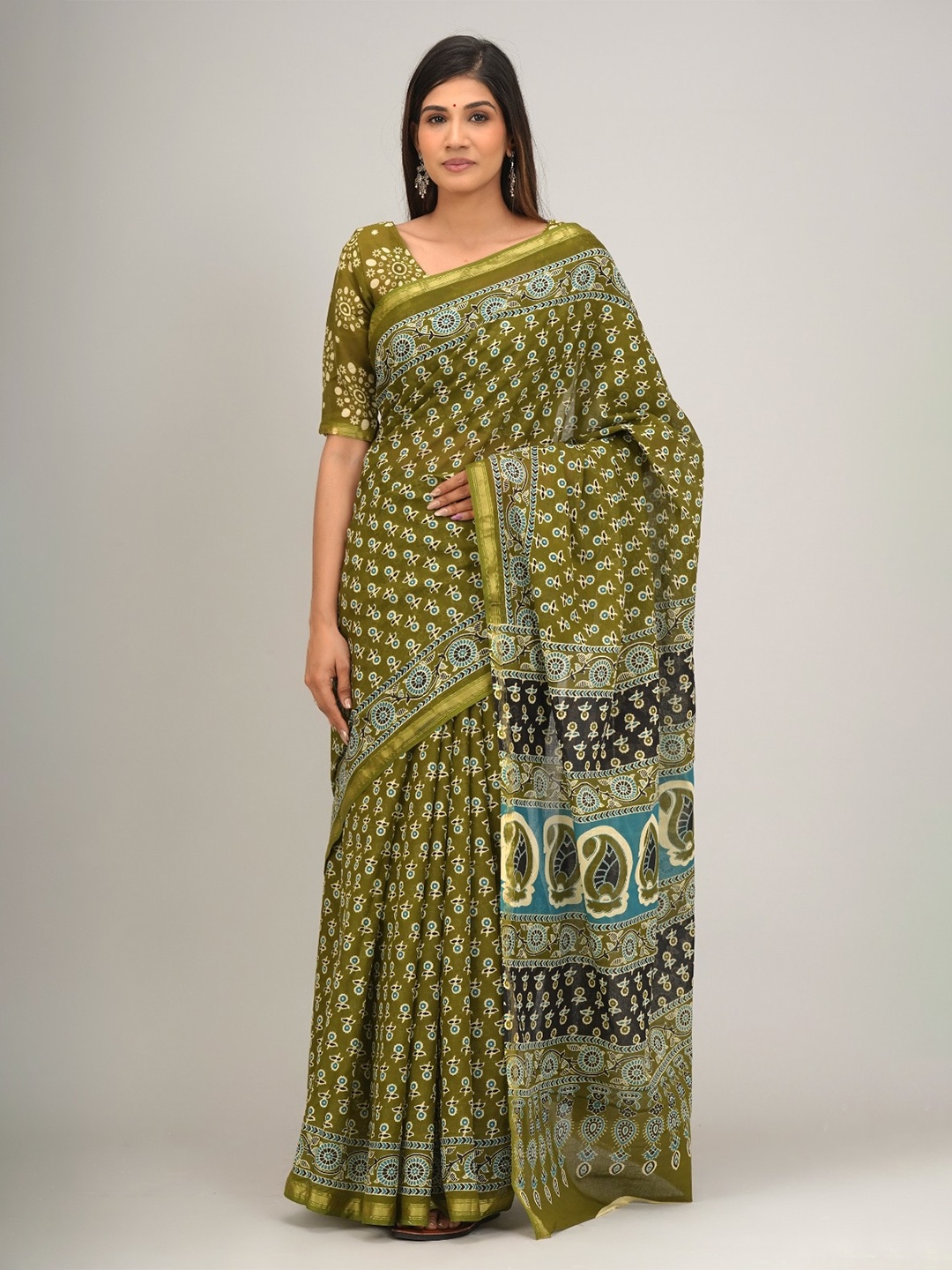 

TROPWEAR Ethnic Motifs Zari Pure Cotton Block Print Saree, Green