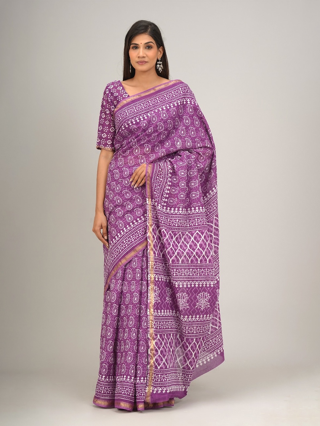 

TROPWEAR Ethnic Motifs Zari Pure Cotton Block Print Saree, Purple