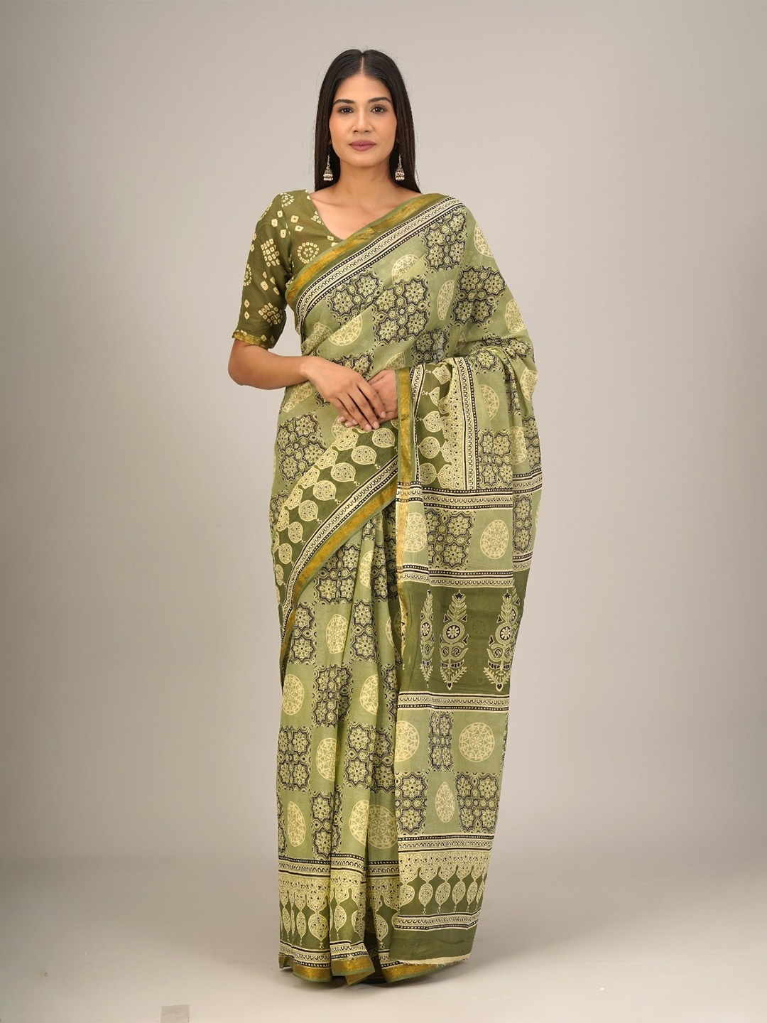 

clothonus Ethnic Motifs Printed Zari Pure Cotton Block Print Saree, Green