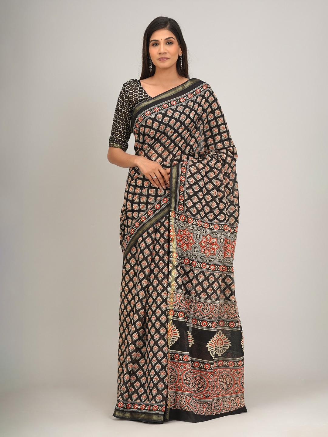 

clothonus Ethnic Motifs Printed Zari Pure Cotton Block Print Saree, Black