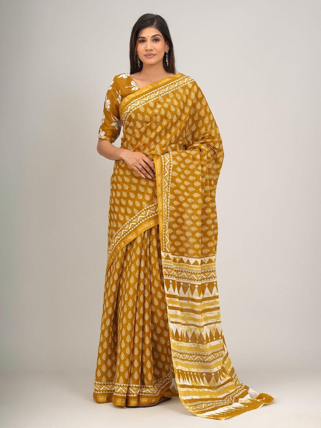 

clothonus Ethnic Motifs Printed Zari Pure Cotton Block Print Saree, Yellow