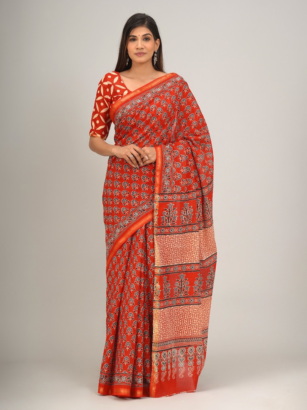 

clothonus Ethnic Motifs Printed Zari Pure Cotton Block Print Saree, Red