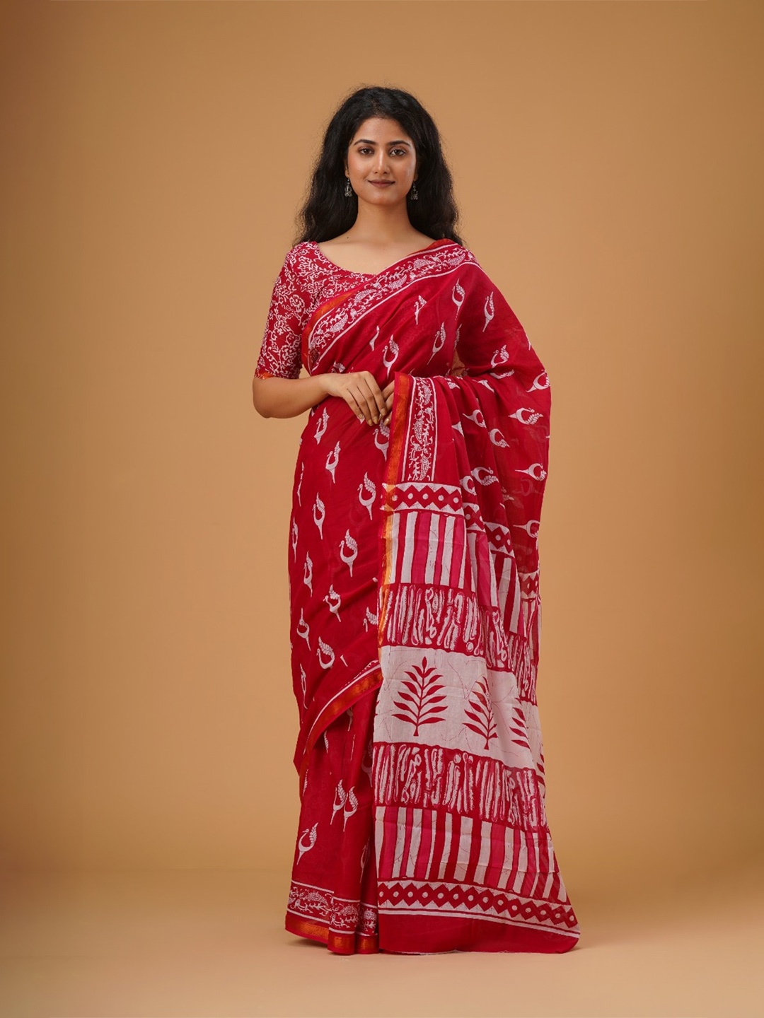 

clothonus Ethnic Motifs Printed Zari Pure Cotton Block Print Saree, Red