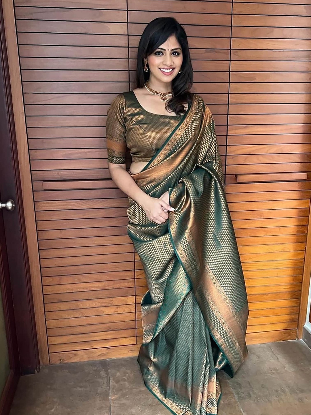 

Aldwych Woven Design Geometric Zari Designer Banarasi Saree, Green