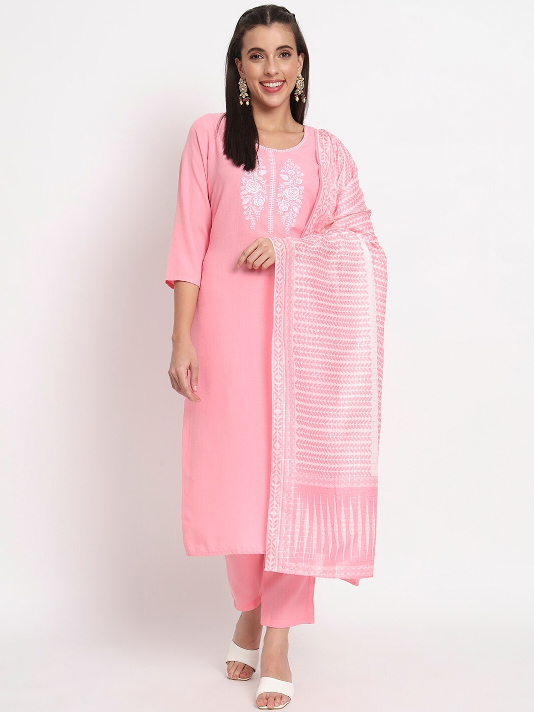 

SALWAT Floral Embroidered Round Neck Three-Quarter Sleeves Cotton Kurta Set, Pink