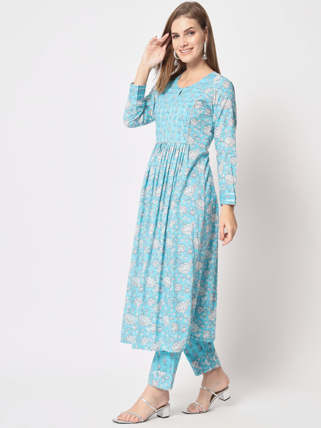 

SALWAT Floral Printed Round Neck Long Sleeves Cotton Kurta Set, Blue