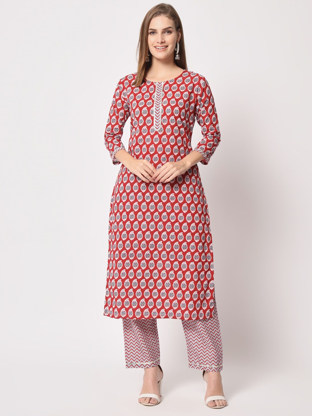 

SALWAT Floral Printed Regular Gotta Patti Kurta with Trousers, Maroon