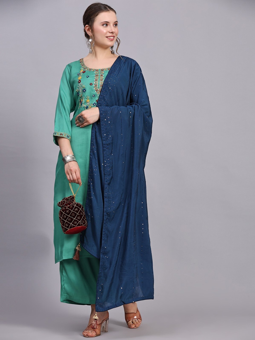 

SALWAT Floral Embroidered Regular Kurta with Palazzos & Dupatta, Green