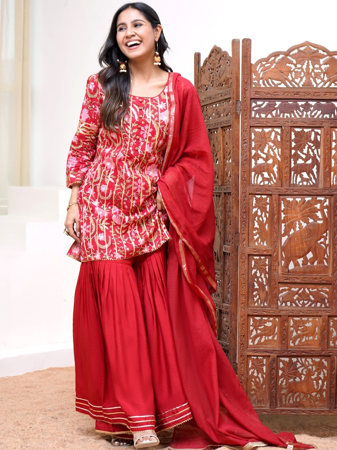 

NERO Abstract Printed Flared Sleeves Sequinned Cotton Anarkali Kurta, Red