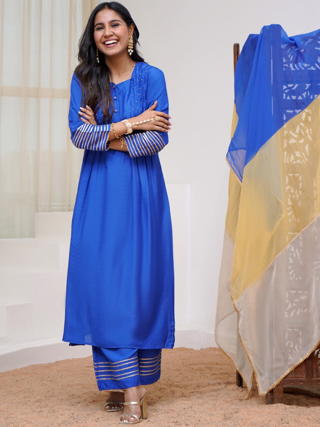 

NERO Woven Design Thread Work Kurta, Blue