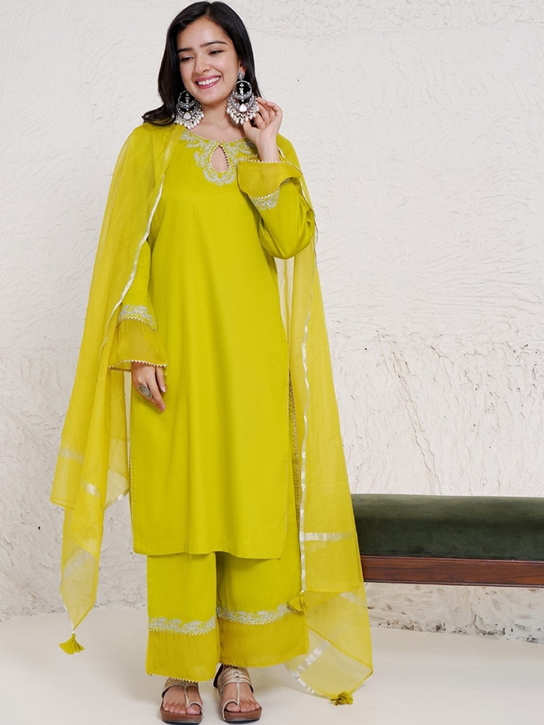 

NERO Floral Embroidered Keyhole Neck Flared Sleeves Satin Anarkali Kurta, Olive