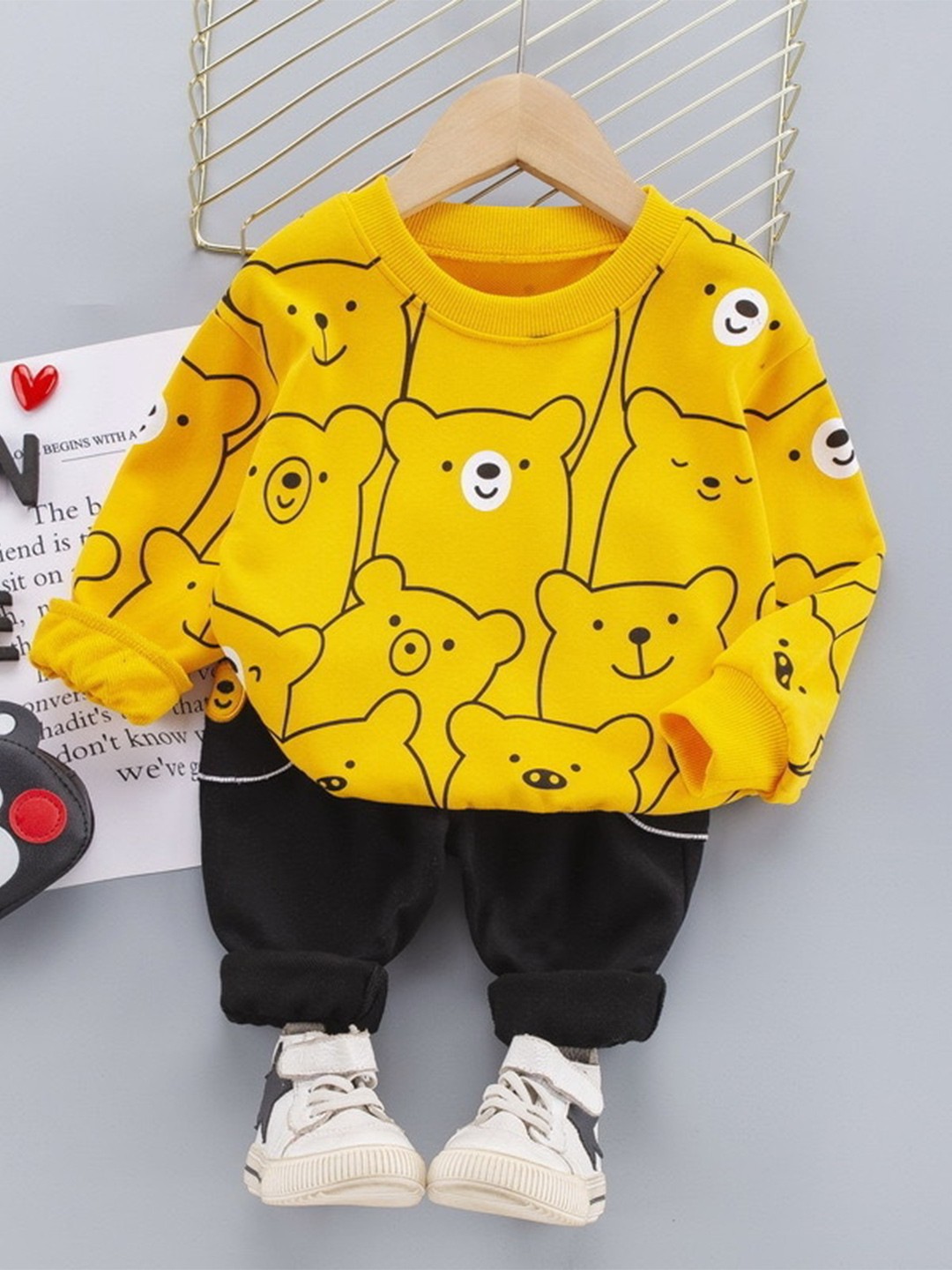 

Googo Gaaga Boys Printed Pure Cotton T-shirt With Trouser, Yellow