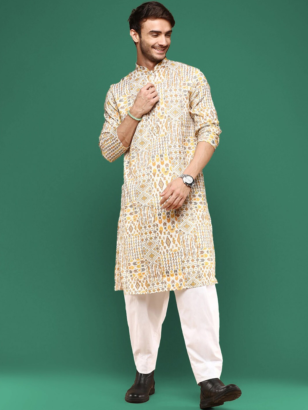 

Sangria Ethnic Motif-Printed Cotton Straight Kurta, Yellow