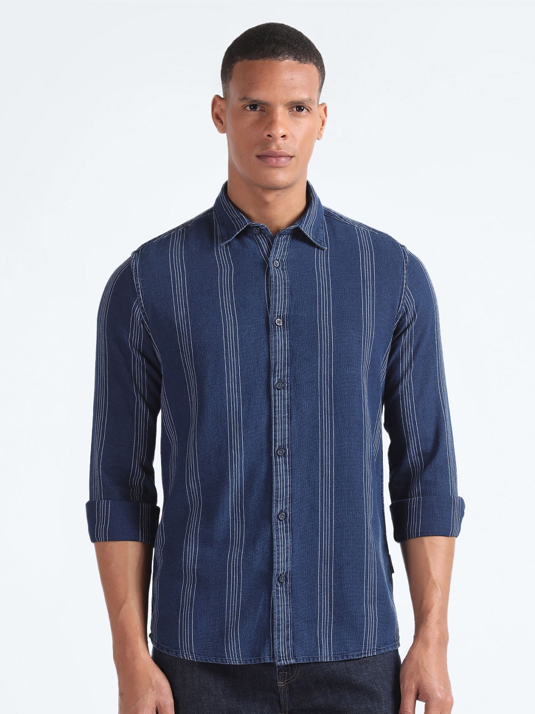 

Flying Machine Slim Fit Vertical Striped Pure Cotton Casual Shirt, Blue