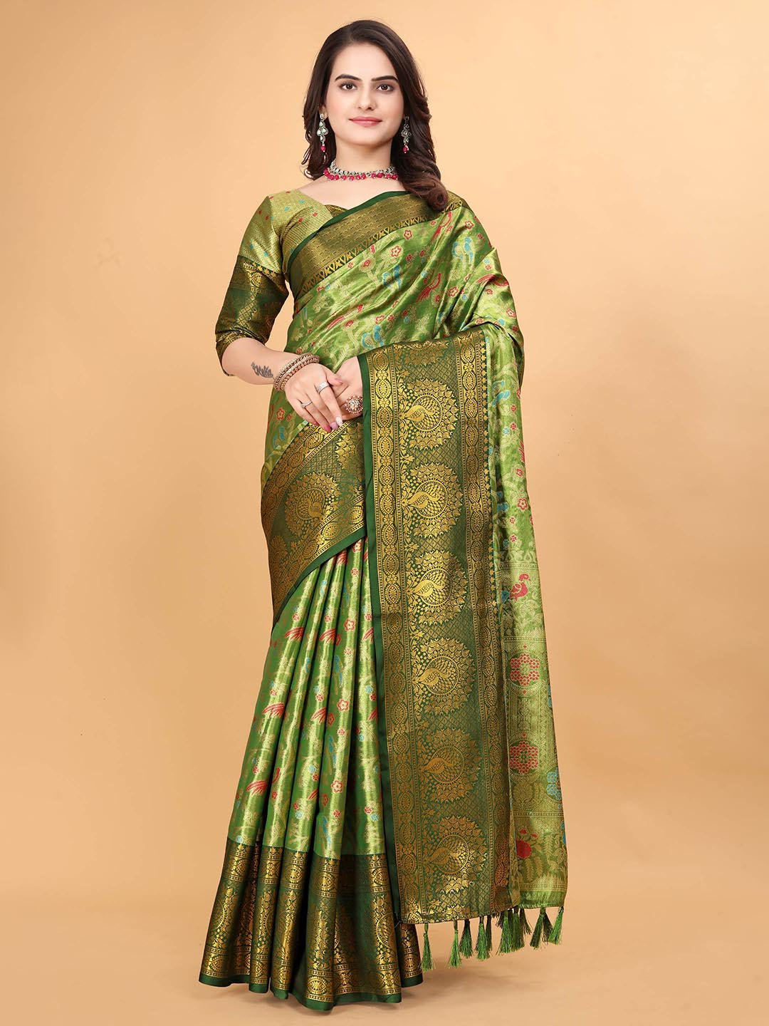 

VASTRAME Ethnic Motifs Woven Design Zari Kanjeevaram Saree, Green
