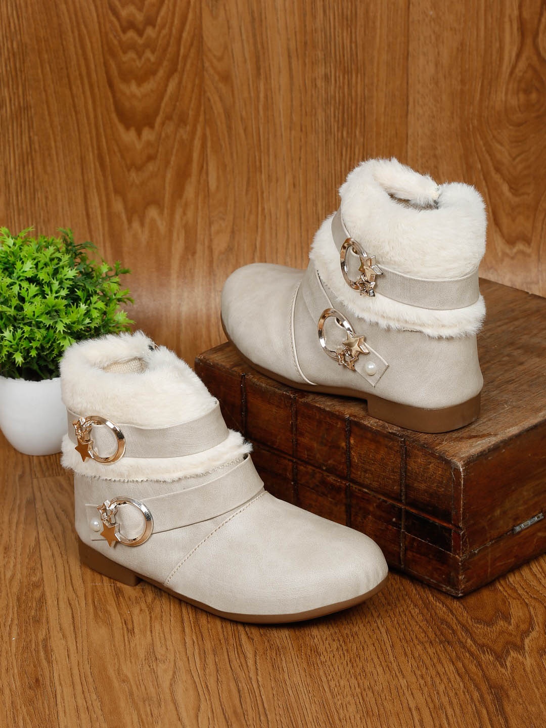 

Tiny Bugs Girls Buckle-Detail Zip-Up Winter Boots, Off white