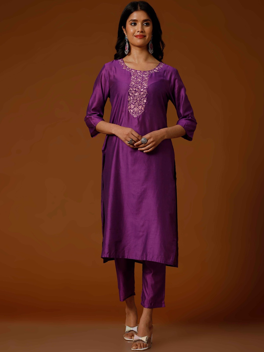 

soan Floral Embroidered Round Neck Straight Kurta With Trousers & Dupatta, Purple