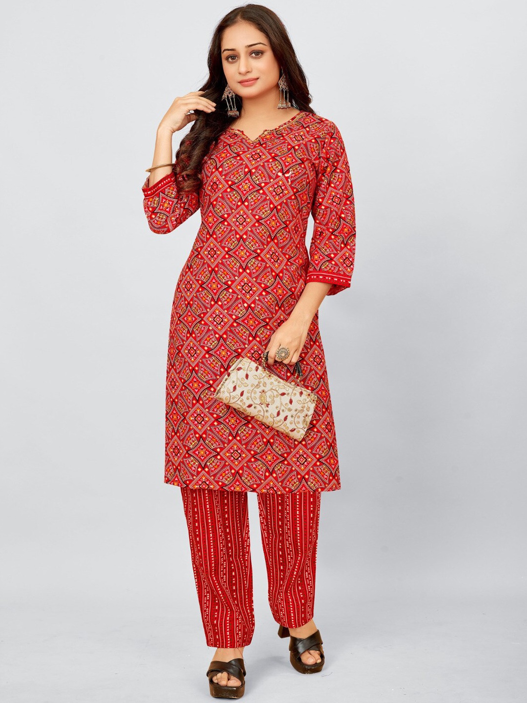 

SUNDARNAARI Floral Printed Regular Kurta with Trousers, Red