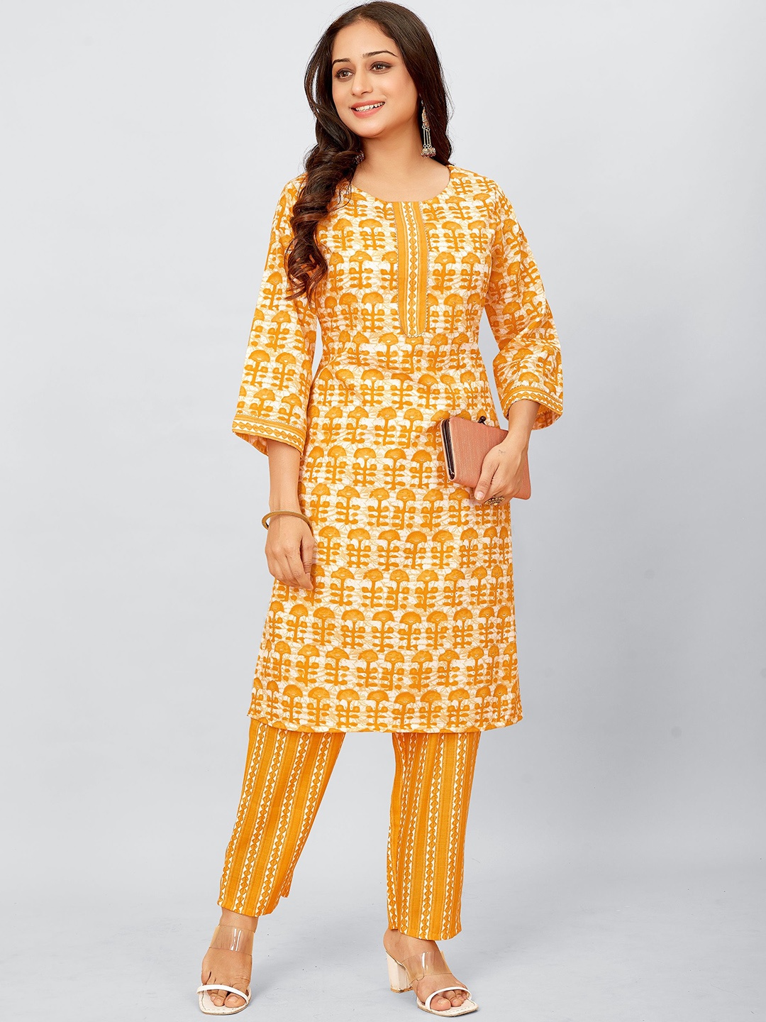 

SUNDARNAARI Floral Printed Regular Kurta with Trousers, Orange