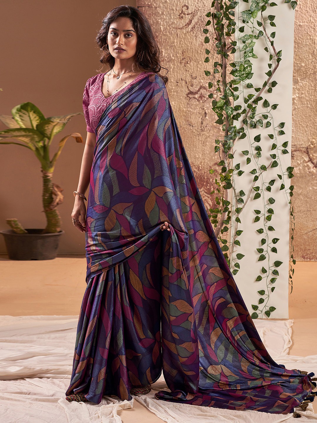 

Satrani Floral Printed Pure Chiffon Saree, Blue