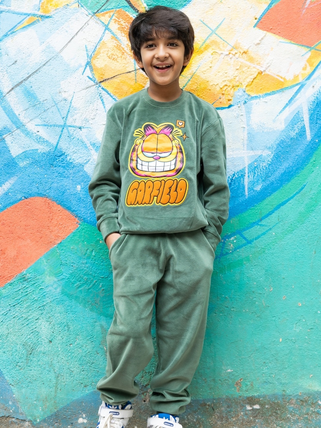 

Nap Chief Kids Garfield Velvet Clothing Set, Green