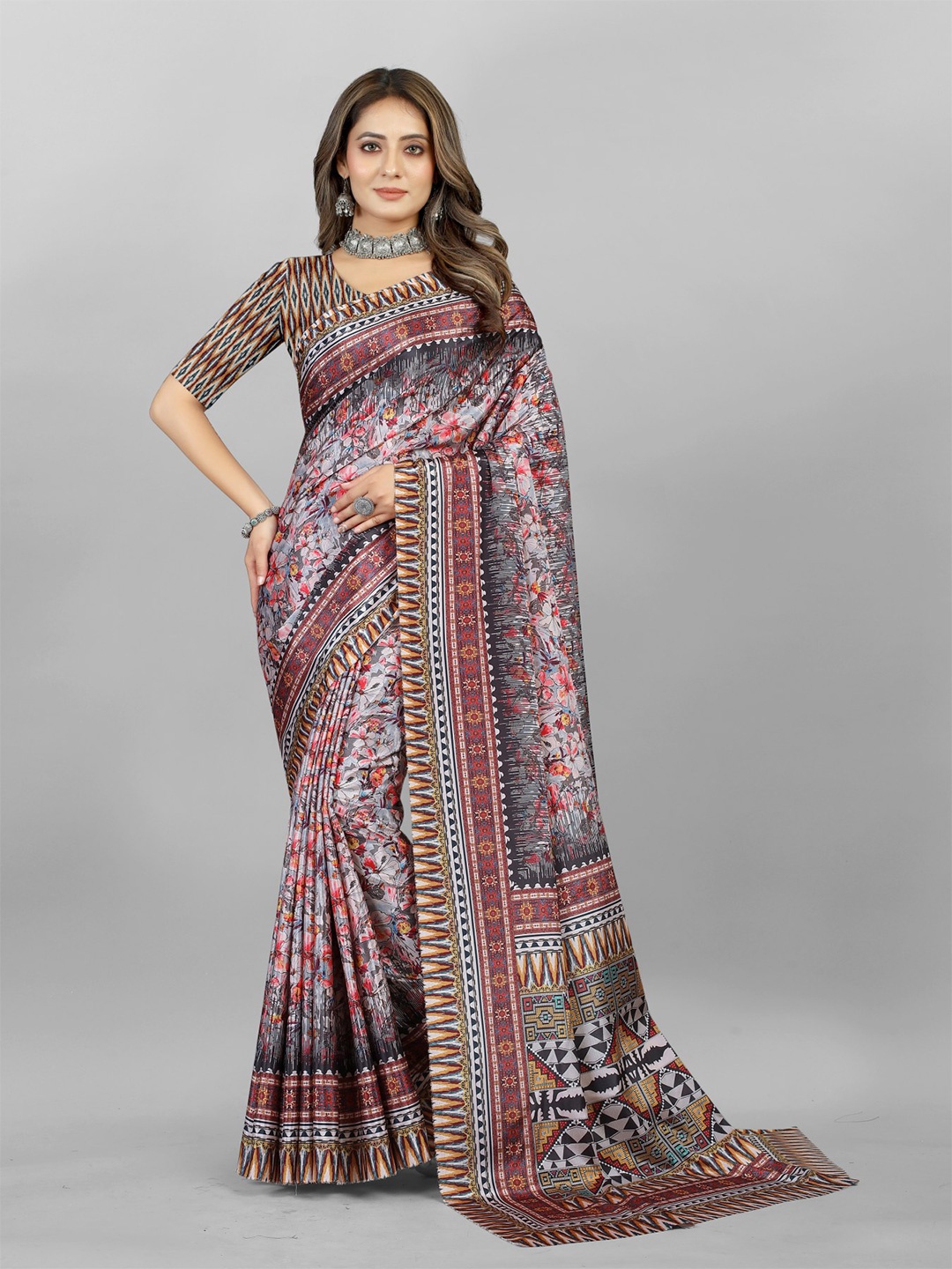 

Avojee Ethnic Motifs Printed Saree, Maroon