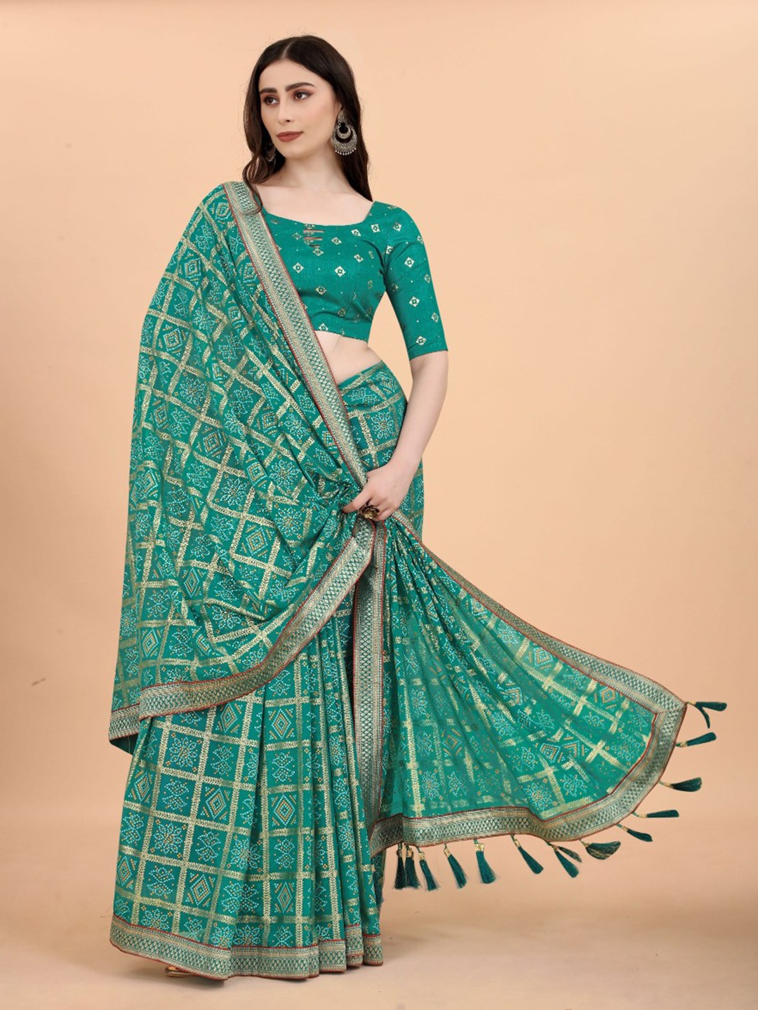 

Avojee Bandhani Printed Saree, Green