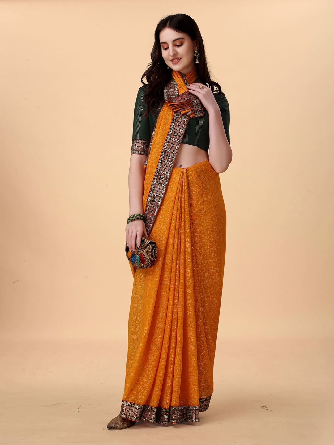 

Avojee Geometric Printed Saree, Yellow