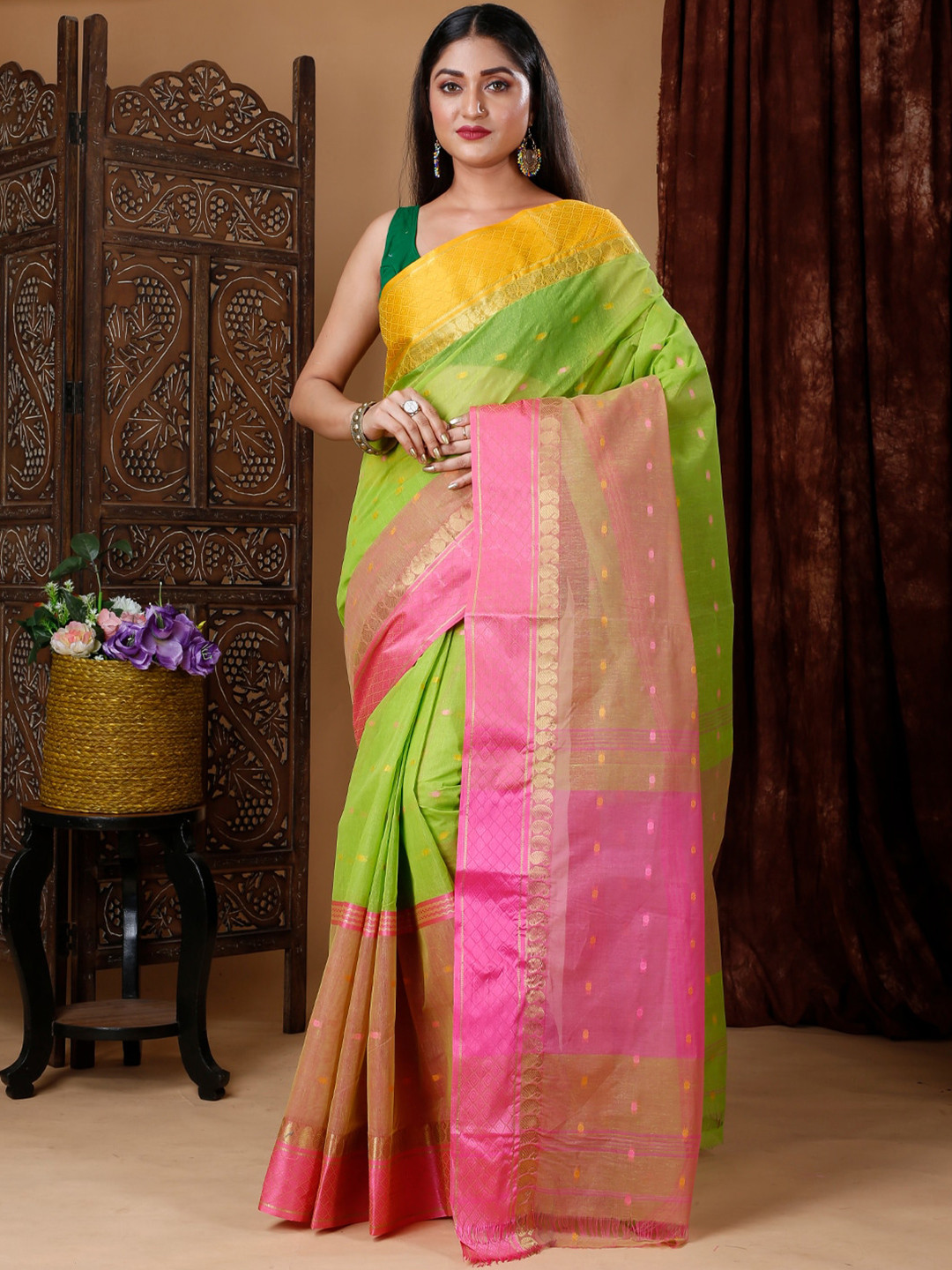 

Ruuprekha Ethnic Printed Pure Cotton Taant Saree, Lime green