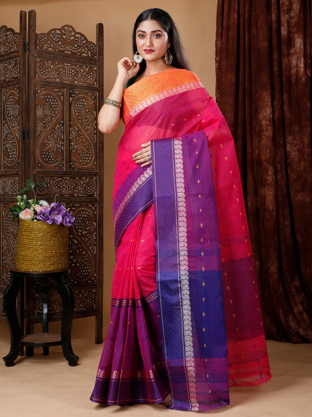 

Ruuprekha Woven Design Zari Pure Cotton Taant Saree, Pink