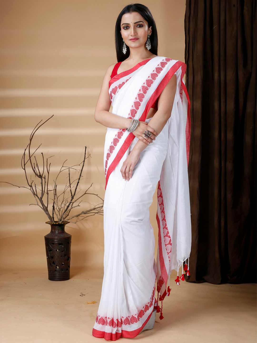 

Ruuprekha Pure Cotton Khadi Saree, White