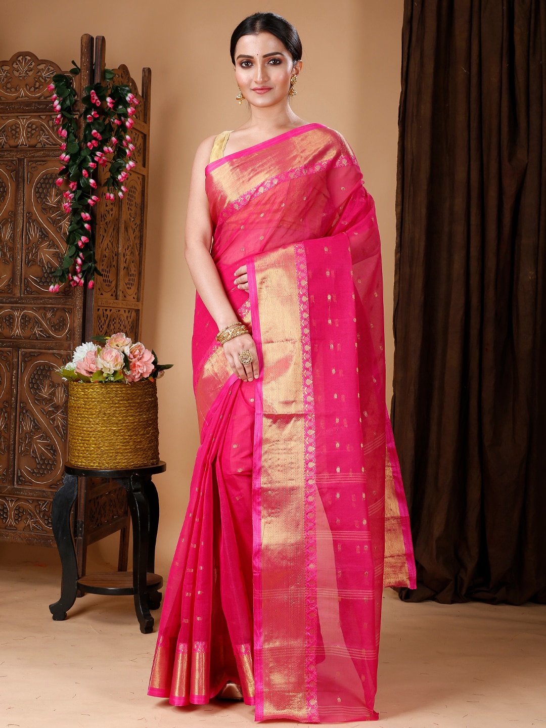 

Ruuprekha Woven Design Zari Pure Cotton Taant Saree, Pink