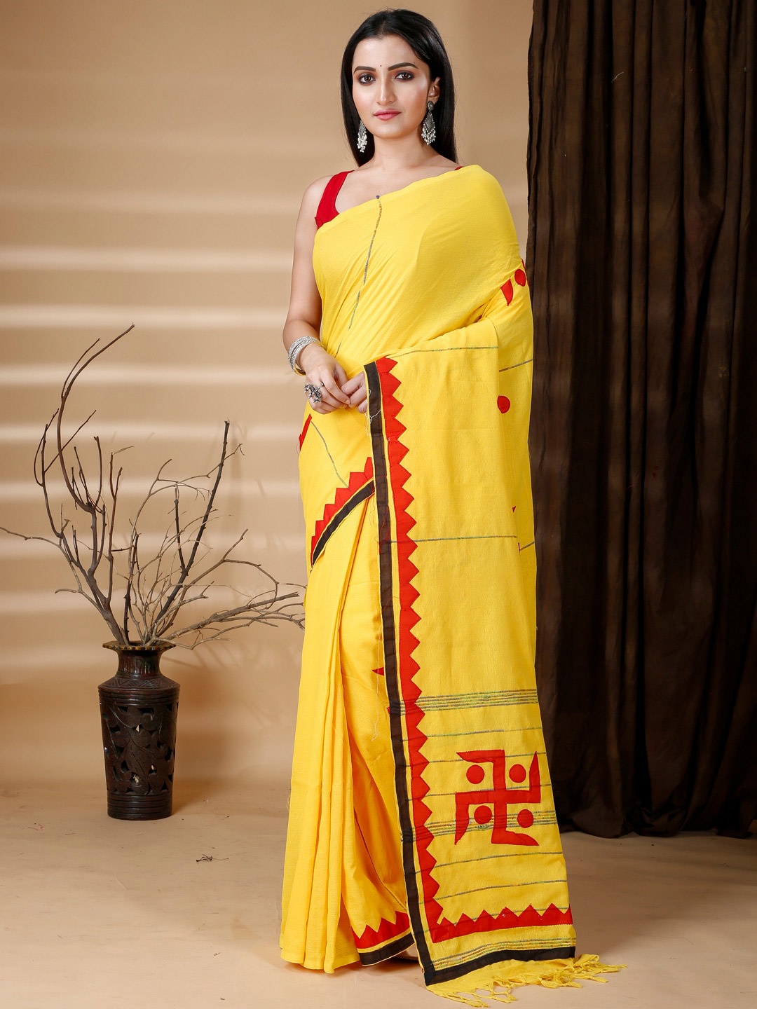 

Ruuprekha Woven Design Pure Cotton Khadi Saree, Yellow
