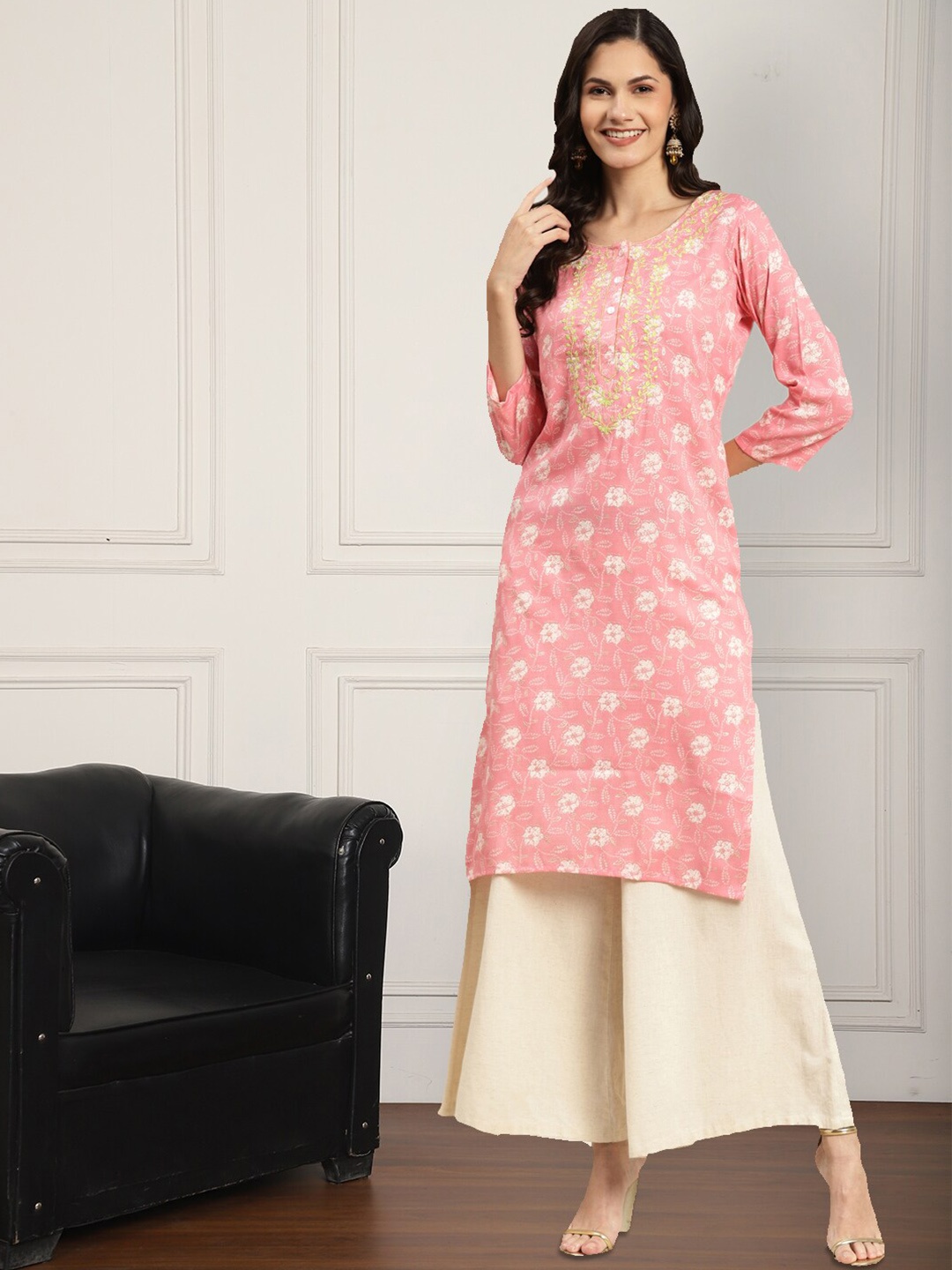 

Anouk Floral Printed Round Neck Regular Sleeves Thread Work Straight Kurta, Pink