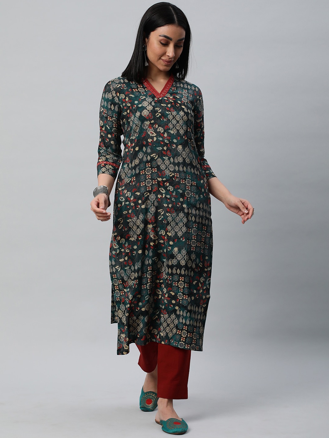 

KAMI KUBI Floral Printed V-Neck Chanderi Silk Straight Kurta, Green