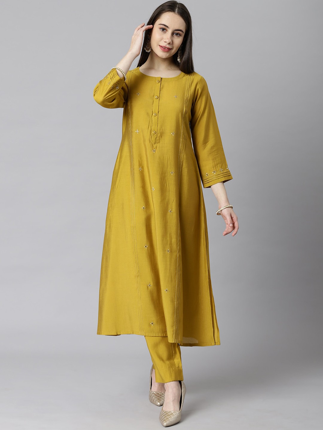 

KAMI KUBI Floral Woven Design Thread Work Round Neck Straight Kurta, Yellow