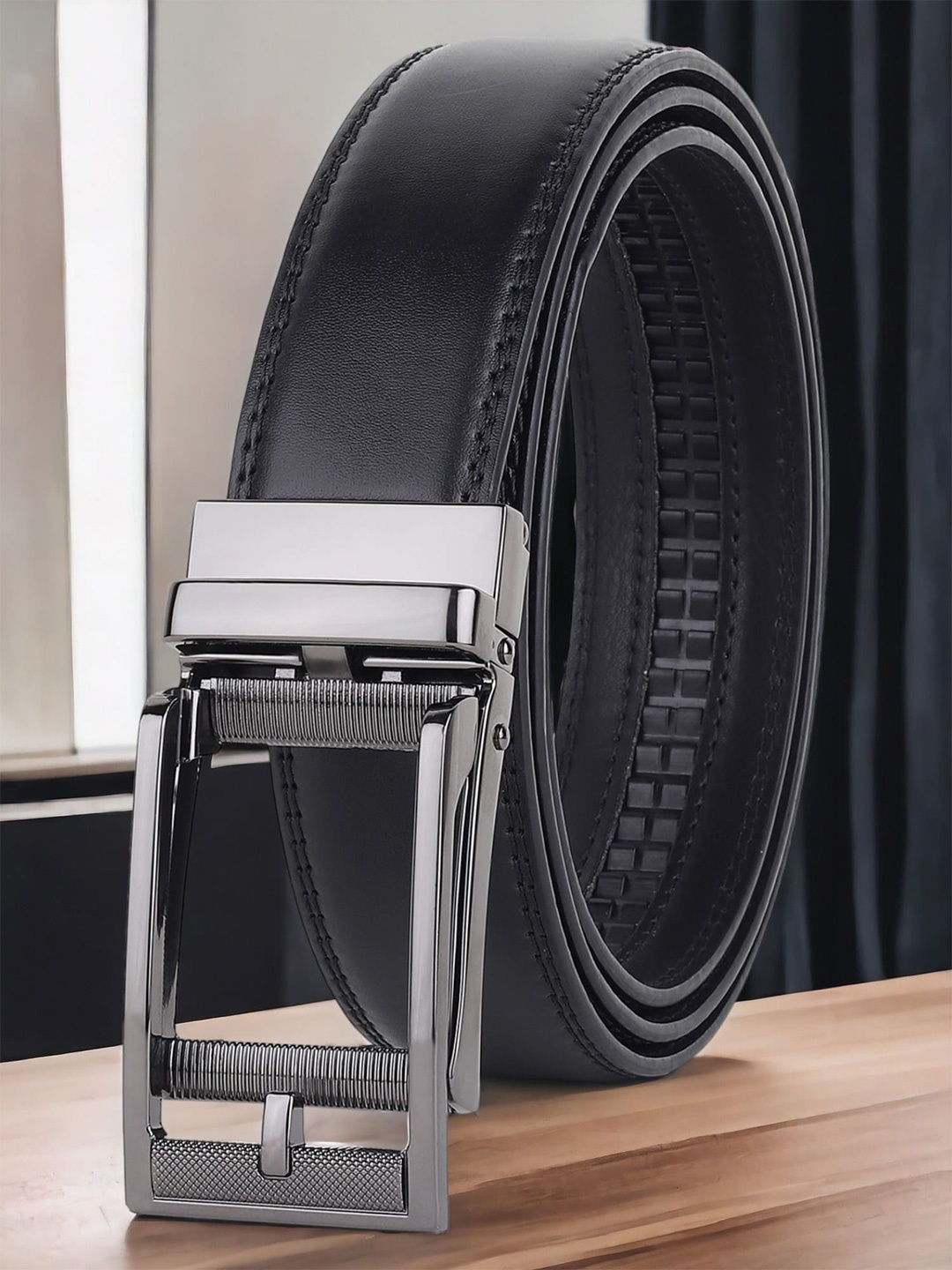 

INVICTUS Men Leather Belt, Black