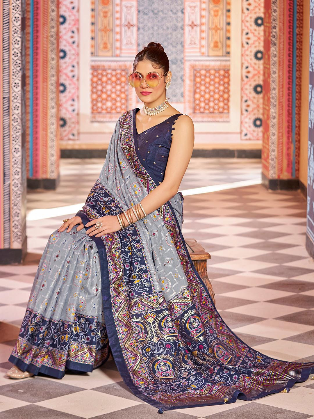 

Satrani Grey & Blue Ethnic Motifs Printed Sambalpuri Saree