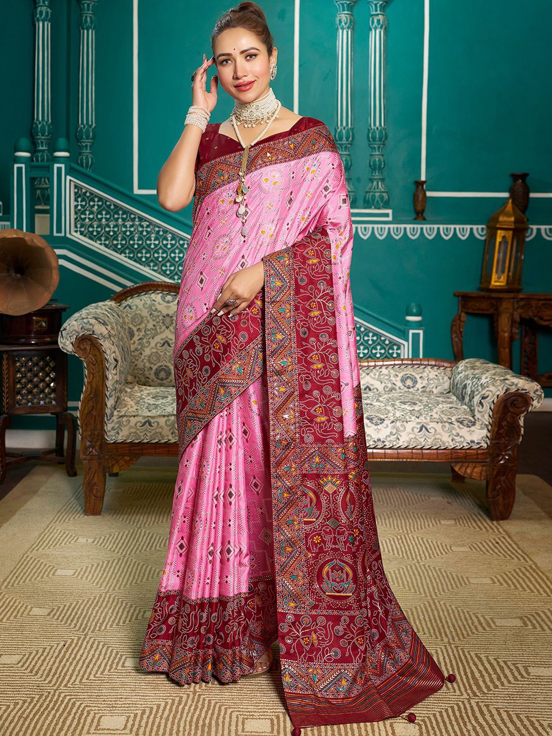 

Satrani Pink & Maroon Ethnic Motifs Printed Sambalpuri Saree