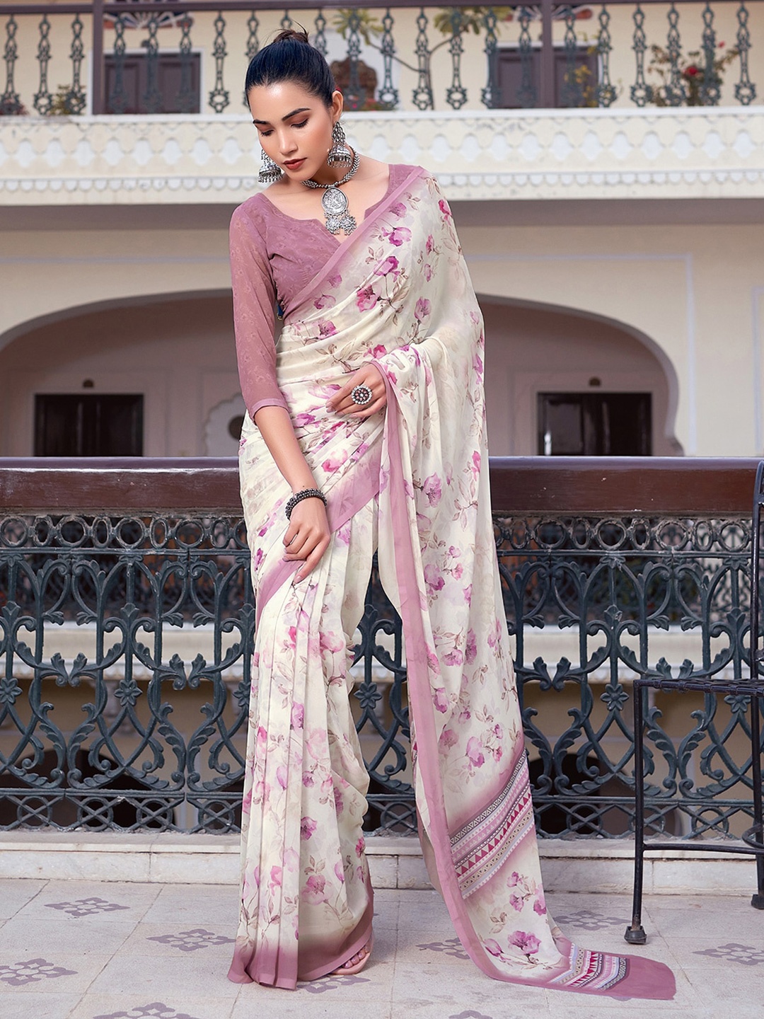 

Satrani Off White & Pink Floral Printed Saree