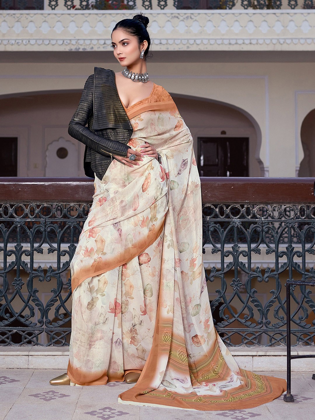 

Satrani Floral Printed Georgette Saree, Off white