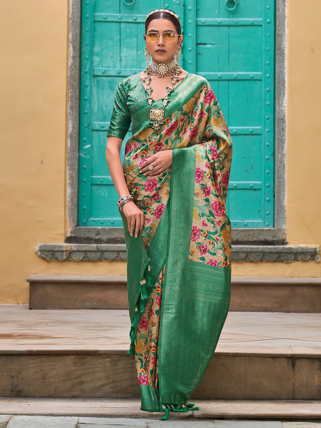 

Satrani Beige & Green Floral Printed Zari Sungudi Saree